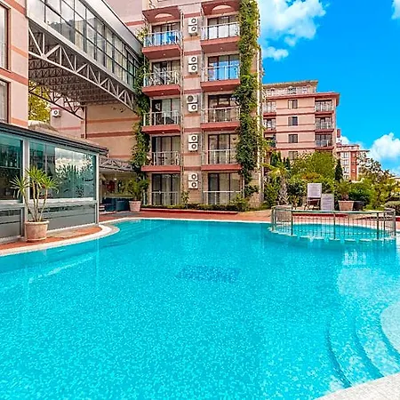 Tarsis Club And Aquapark Hotell Nesebar