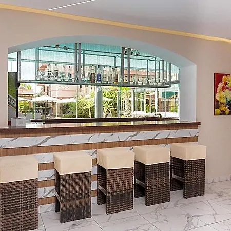 Hotell Tarsis Club And Aquapark 4*