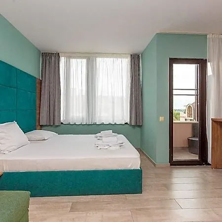 Tarsis Club And Aquapark Nessebar